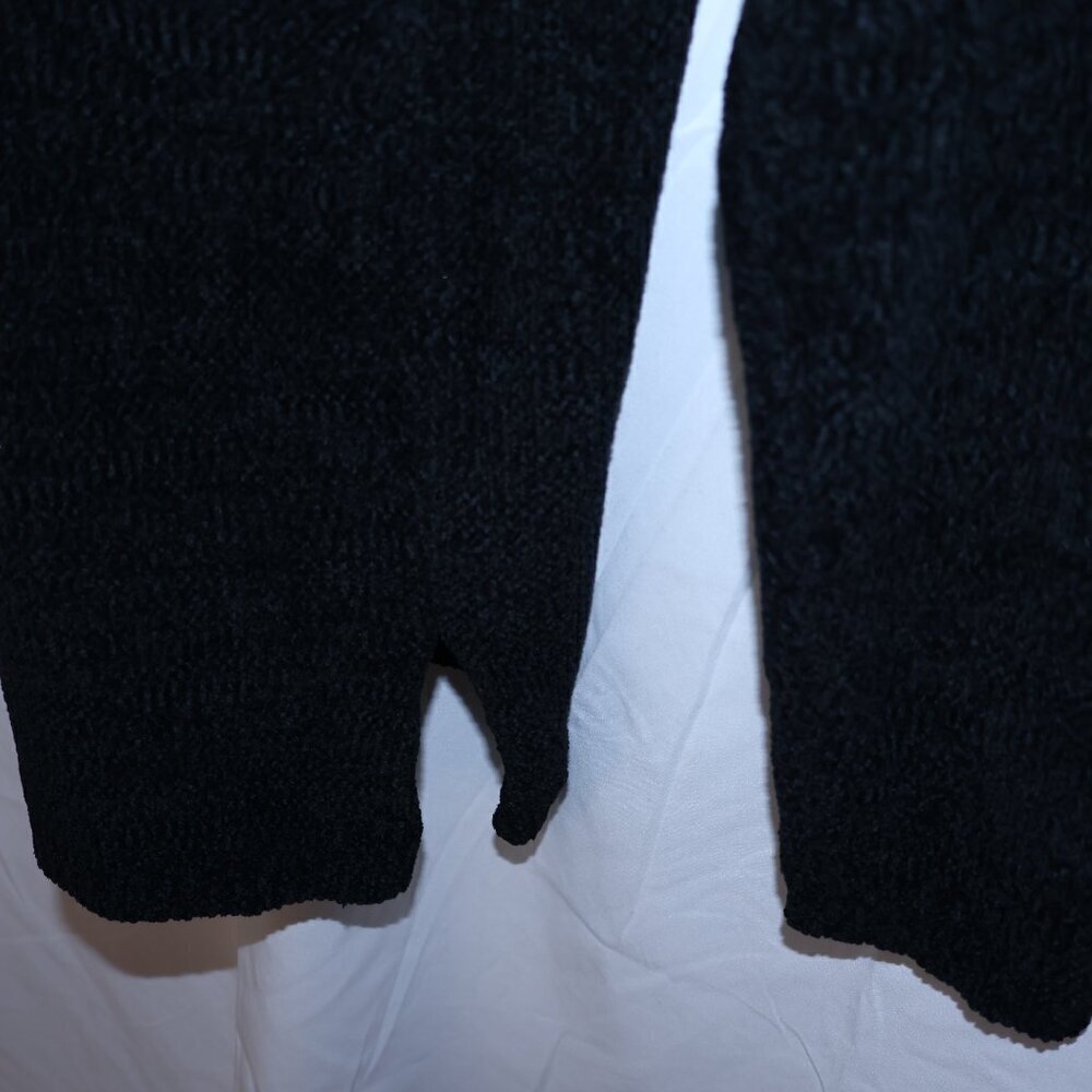 Carolina Colors Black Silver Gray Sweater Size Medium Acrylic - Picture 8 of 16